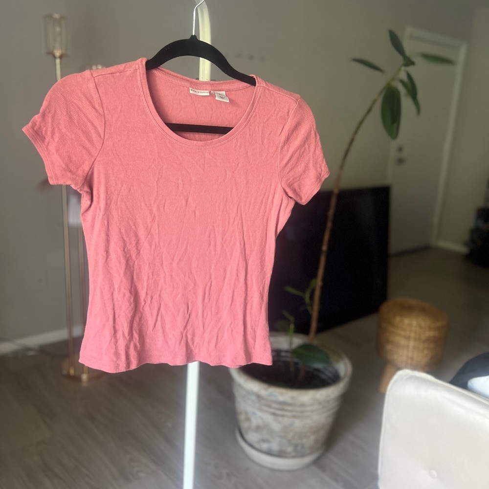 Effortless Everyday Tee – Coral Pink Perfection 🌸